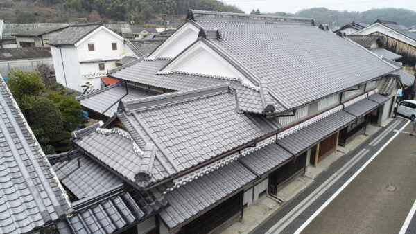 蔵を守り、住まいを整える。長く住み継ぐための工事