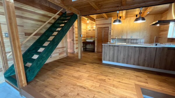 親の倉庫を住まいに。フルリノベで叶えた一戸建て（津山市・E様）